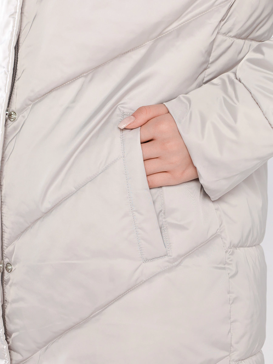 Пальто стеганое на утеплителе с капюшоном